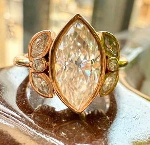 Anillo blanco roto tratado certificado de 10 quilates con detalles de diamantes en plata 925 - Imagen 1 de 10