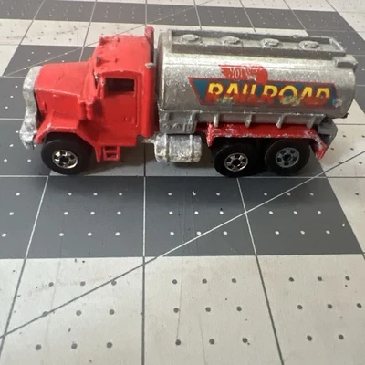 Hot Wheels Workhorses Peterbilt Railroad 1979 cisterna de gasolina Foto 1 de 3