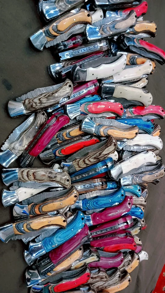 Navaja de bolsillo de acero Damasco hecha a mano 30 personalizada con funda Foto 1 de 4