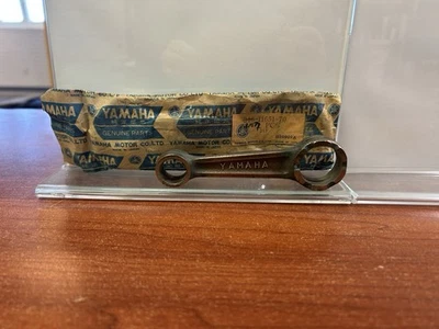 NEW NOS OEM YAMAHA CRANKSHAFT CONNECTING ROD 1M7-11651-01-00 DT100/MX100/RT100 - Image 1 of 3