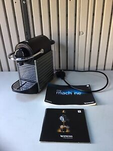 Machine à café Nespresso Krups Pixie titane avec livrets - entièrement fonctionnelle
