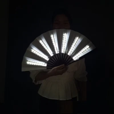 LED 手风扇 | 折叠风扇 | 迷你手风扇 | 风扇 | 手扇 | 轻型手动风扇 — 第 1/4 张图片