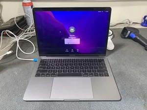 Apple Macbook Pro 13.3-inch 2.3Ghz Dual Core i5 (Mid 2017) MPXQ2LL/A - Afbeelding 1 van 6