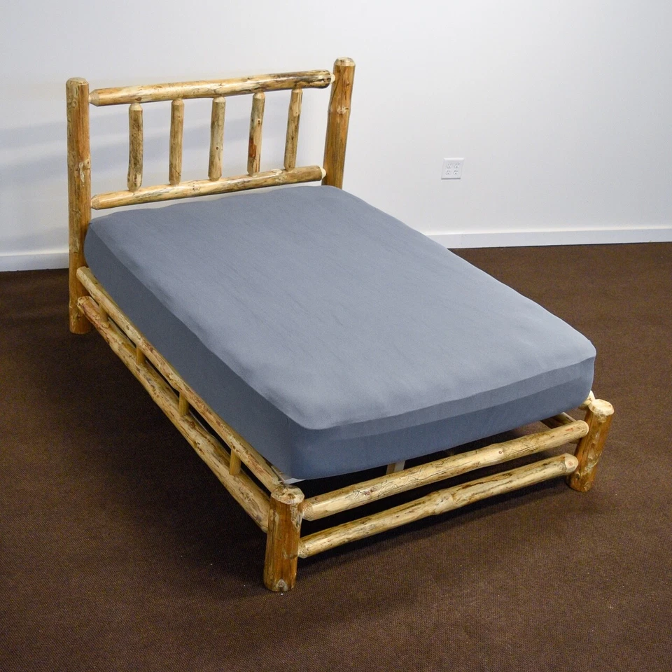 Бревенчатая кровать-платформа ~ Cali King ~ Northern Rustic Pine | Amish-Made | Double Side Rail - Изображение 1 из 4