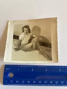 Foto 1945 Sweetheart Cheesecake Woman posa con amor y cosas Bob Soldier - Imagen 1 de 3
