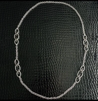 Collar Estación Esterlina $1795 Stephen Webster Forget Me Nudo Zafiro Negro Foto 1 de 4