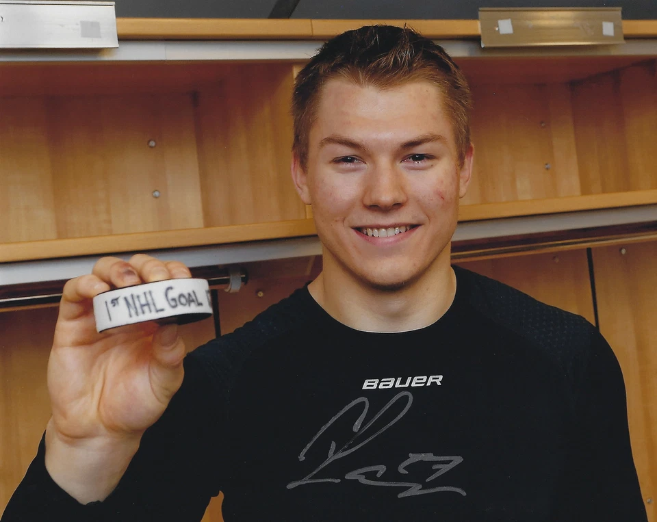 Foto autografada assinada por Curtis Lazar 8x10 - NHL Ottawa Senators 1º gol com certificado de autenticidade - Imagem 1 de 1