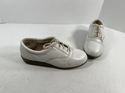 Dr. Scholls Megan Lace-up Women White Leather Comfort Shoe Size 7 1/2 W - Image 1 of 4