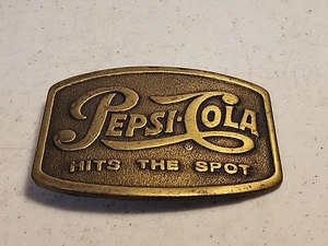 Fibbia per cintura Pepsi vintage colore bronzo Pepsi-Cola colpisce il punto - Foto 1 di 3