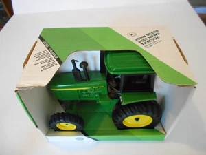 Vintage 1989 Ertl 1:16 John Deere 4455 Tractor w/Sound-Gard Cab & MFWD #5584 NIB - Picture 1 of 17