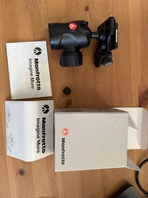 Mini cabezal de bola Manfrotto 494RC2 con placa de liberación rápida 200PL-14 Foto 1 de 4