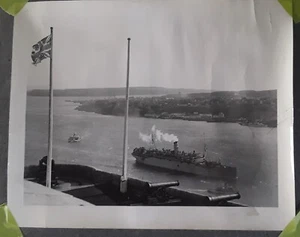 Vintage Roger Bedard Naval Ship in Port Union Jack Flag 8x10 B&W Photo Rolled - Bild 1 von 6