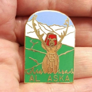Spilla Santuario - Al Aska 1994 AL-ASKA Caribou con cappello Fez spilla da bavero massonica - Foto 1 di 4
