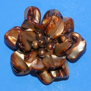Vintage Shell Flower Brooch Pin Hand Crafted Artisan Wire Seashell Floral - Picture 1 of 7