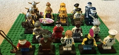 Lego Minifigures Series 4 Excellent Condition! - Image 1 of 4