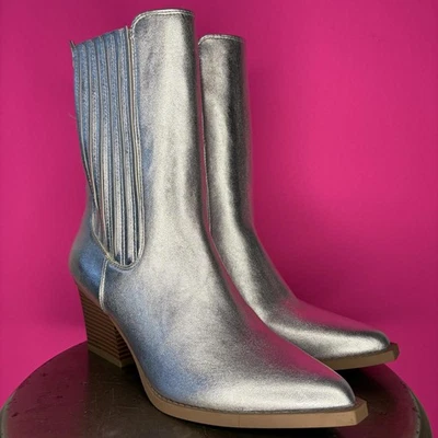 Bota Pull-On Forever 21 Plateada Imitación Cuero Western Media Pantorrilla Talla 7 Foto 1 de 4