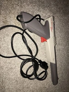 OEM NES Zapper Nintendo Duck Hunt Gun NES-005 Authentic Gray Works Great - Picture 1 of 13