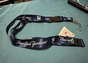 N.Y Yankees SCRIPT CURSIVE Lanyard MLB LICENSED - Picture 1 of 3