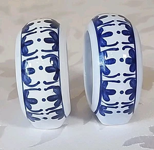 Anelli tovaglioli dipinti a mano con piedini in pezzi blu e bianchi Made in Filippesi - Foto 1 di 7