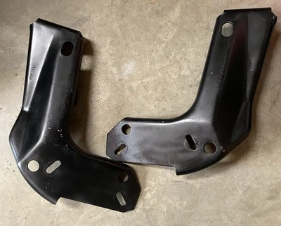 Par de soportes de montaje para parachoques delantero Pontiac GTO ENDURA 1970, solo un año Foto 1 de 4