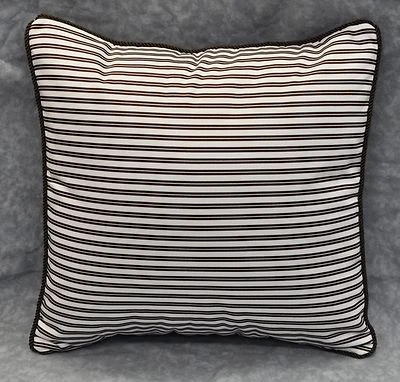 NUEVA Almohada con Cordón Hecha con Ralph Lauren Metropolitan Tela a Rayas Marrón y Blanco Foto 1 de 2