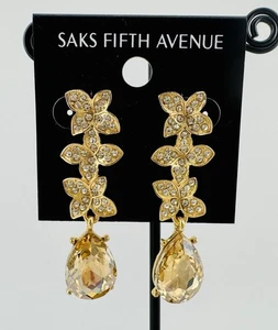 Pendientes colgantes Saks Fifth Avenue estrás tono dorado lágrima NUEVO - Imagen 1 de 3