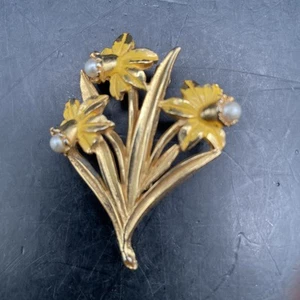 Vintage signierte General Mfg gelbe Emaille Perlen Blume Narzisse Anstecknadel Brosche SELTEN-LESEN - Bild 1 von 6