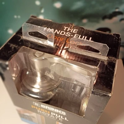 Cerraduras de puerta con acabado de níquel satinado Brinks Glenshae palanca de privacidad Foto 1 de 4