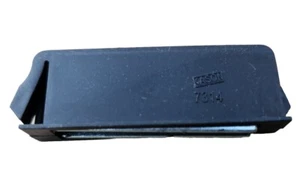 (10 Pack) Kason 67314000302 SNAP-IN SINGLE DOOR MAGNET CATCH - Picture 1 of 2