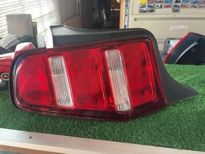 Conjunto de luces traseras para conductor izquierdo Ford Mustang 2010 2011 12 usadas OEM bonitas con LED Foto 1 de 4
