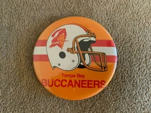 VINTAGE 1980's TAMPA BAY BUCCANEERS ☆RARE☆ PIN BACK BUTTON - Picture 1 of 1