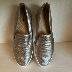 Tenis sin cordones Birdies The Swift de cuero metálico tono dorado talla 6 EC - Imagen 1 de 6