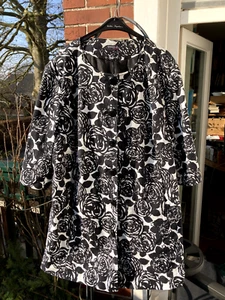 Thea 42 plus Jacke Gehrock Gr.56 weiß-schwarz sooo schick!! - Bild 1 von 6