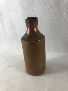 Antica bottiglia ceramica J. Bourne & Son Denby P. & J. Arnold London, con tappo - Foto 1 di 13