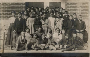 RPPC Cresco,IA School Class Real Photo Postcard Howard County Iowa c1910 - Picture 1 of 5