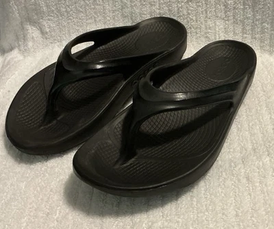 Sandalias de Tanga Chanclas Negras OOFOS OOlala talla EU 37 US W 6 Foto 1 de 4
