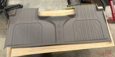 Оригинальные всепогодные напольные покрытия 2-й ряд 2021-2025 GMC Yukon Teak 84646728 GM - Изображение 1 из 4