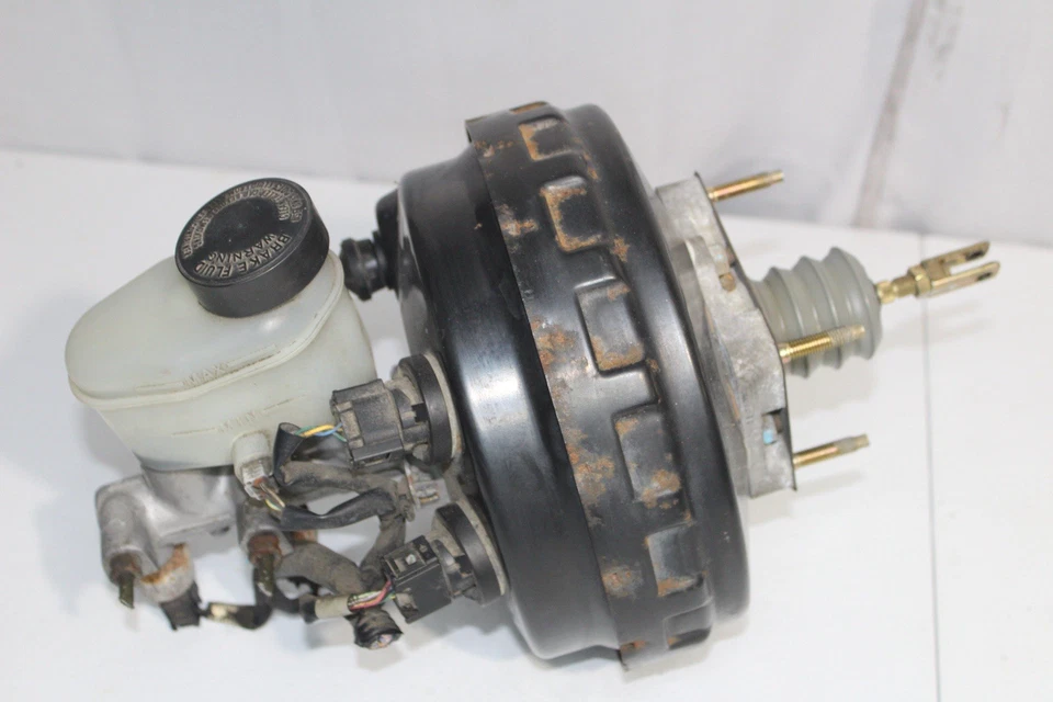 Toyota Sequoia 2003-2007 4,7 L motor V8 refuerzo de freno cilindro maestro fabricante de equipos originales Foto 1 de 4