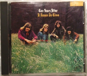 CD Zehn Jahre nach einem Raum in der Zeit Einer dieser Tage hier kommen sie verändern die Welt - Bild 1 von 2