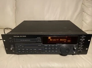 TASCAM DA-45HR High-End DAT-Recorder - 69 DRUM HOURS - 2J GARANTIE - Bild 1 von 8