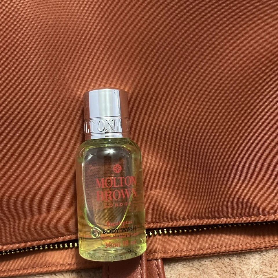 Gel de lavado corporal Molton Brown London EUCALIPTO baño tamaño de viaje 1 oz/30 ml nuevo RARO Foto 1 de 1