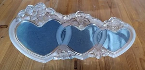 Marco de fotos de cristal triple corazón Mikasa de colección vidrio esmerilado Rosemont  - Imagen 1 de 5