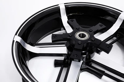 Fat Front 18X5.5 英寸螺旋锻造车轮适用于 Harley-Davidson 2025 Street Glide — 第 1/4 张图片