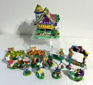 Jellybean Junction Easter Village Bunny House & 12 Figures  2005              E2 - Picture 1 of 14