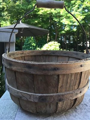 Antigua cesta de huerto de manzanas de listones de roble hecha a mano de Nueva Inglaterra (década de 1800) Foto 1 de 4