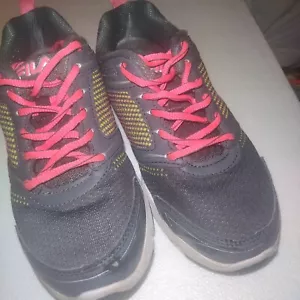FILA VECTOR Women's Girls Fitness Run Walk Train Classic Tennis Shoes 6 1/2 - Picture 1 of 8