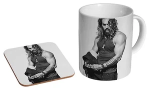 Jason Momoa BW - Kaffee-/Teebecher und Untersetzer Geschenkset - Bild 1 von 1