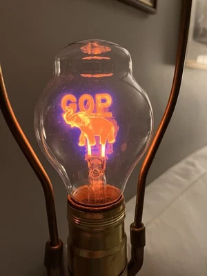 Bombilla republicana vintage Aerolux GOP - funciona, único dueño - Imagen 1 de 2