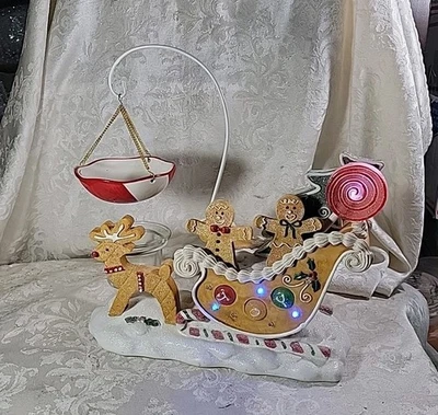 Yankee Candle Gingerbread Santa Sleigh with Lights Hanging Tart Warmer - Image 1 of 4