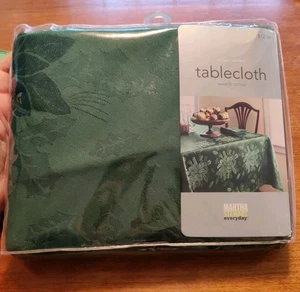 2003 Martha Stewart Everyday Winter Jubiläum grün Damast Tischdecke 70" rund - Bild 1 von 4